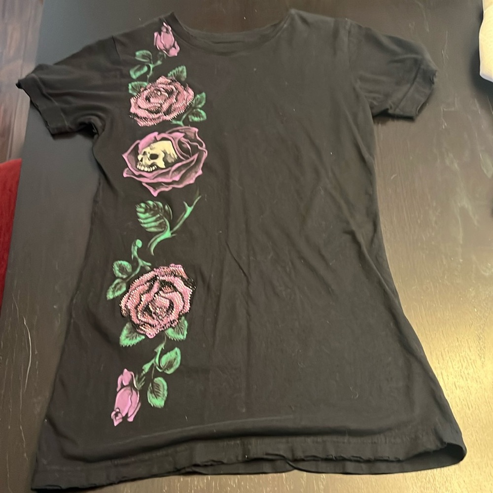 Sinful t shirt size medium